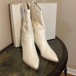 Brand new white boots